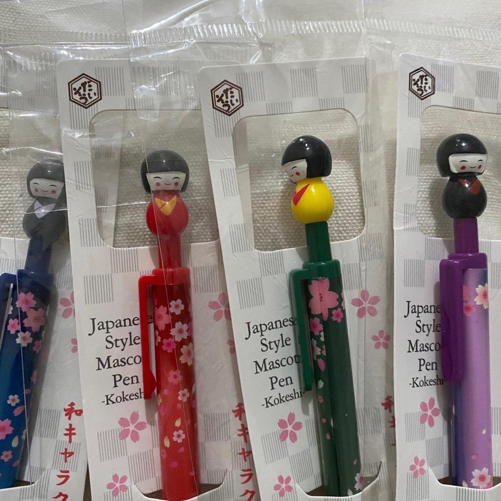 Kokeshi dolls pen set